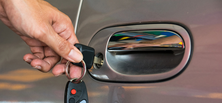 Car door lock repair in West Puente Valley